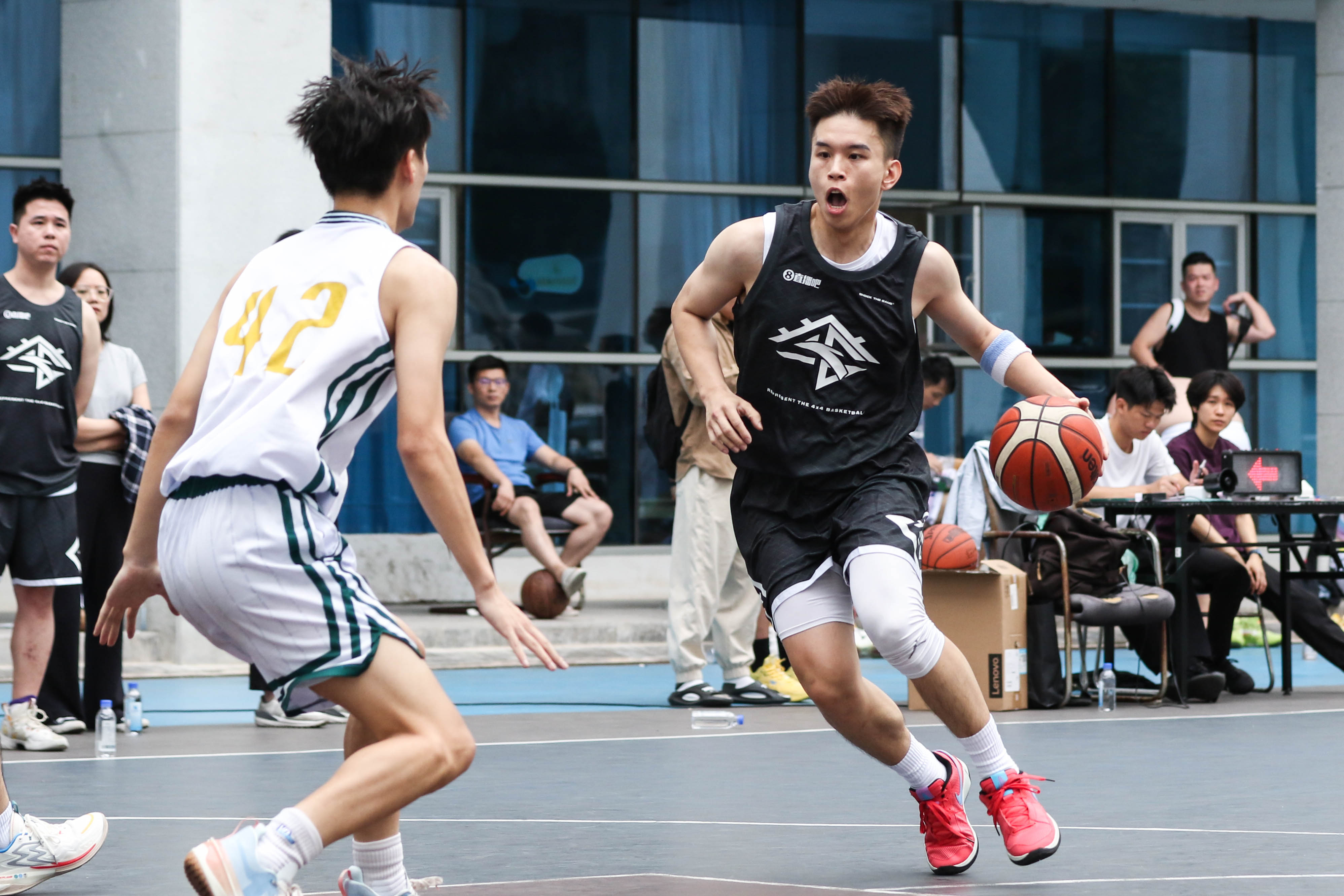 直播吧手机篮球_(直播吧手机篮球在哪里看)  第2张