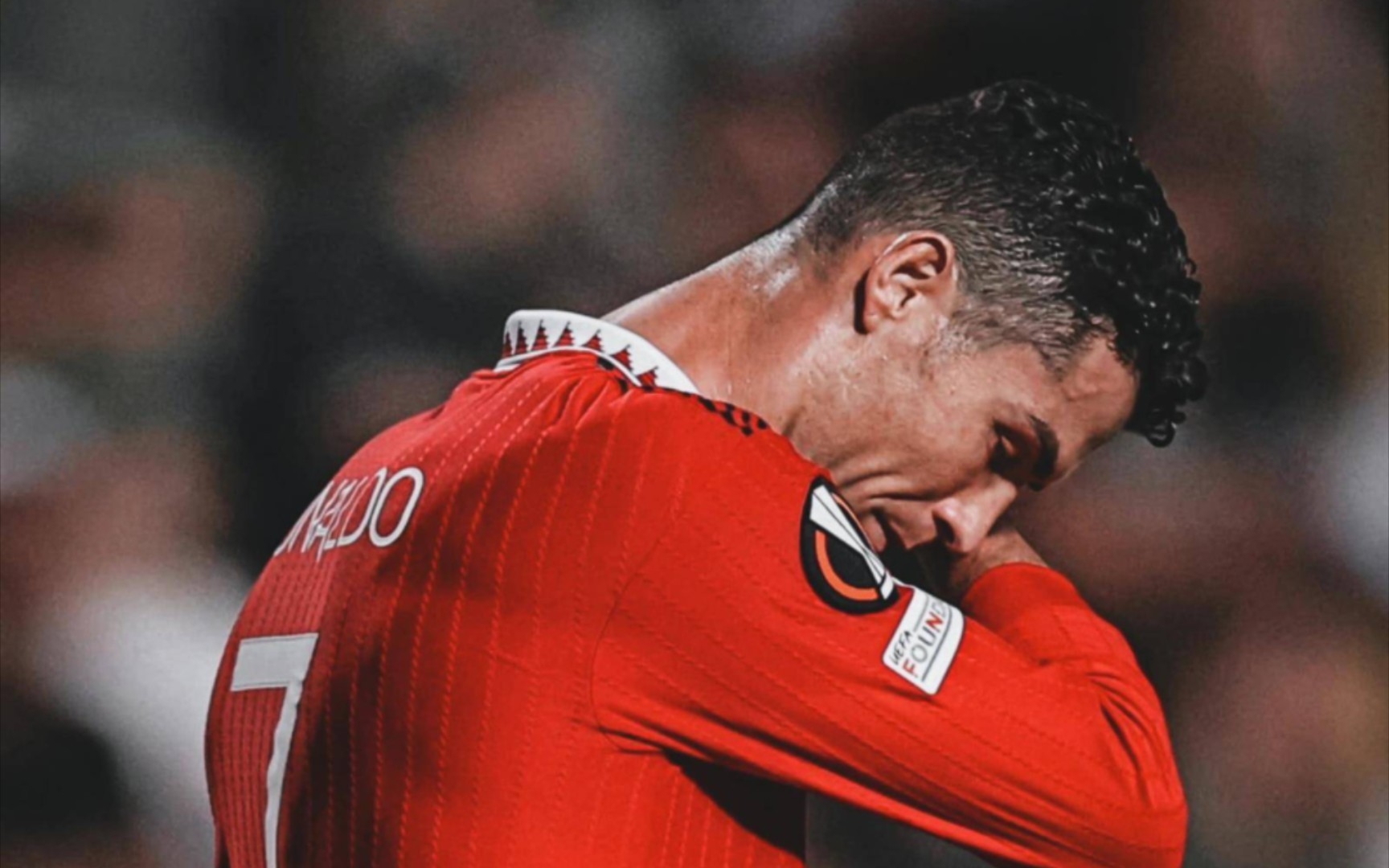 关于拉什福德错失空门机会拉菲尼亚当场傻眼的信息  第1张