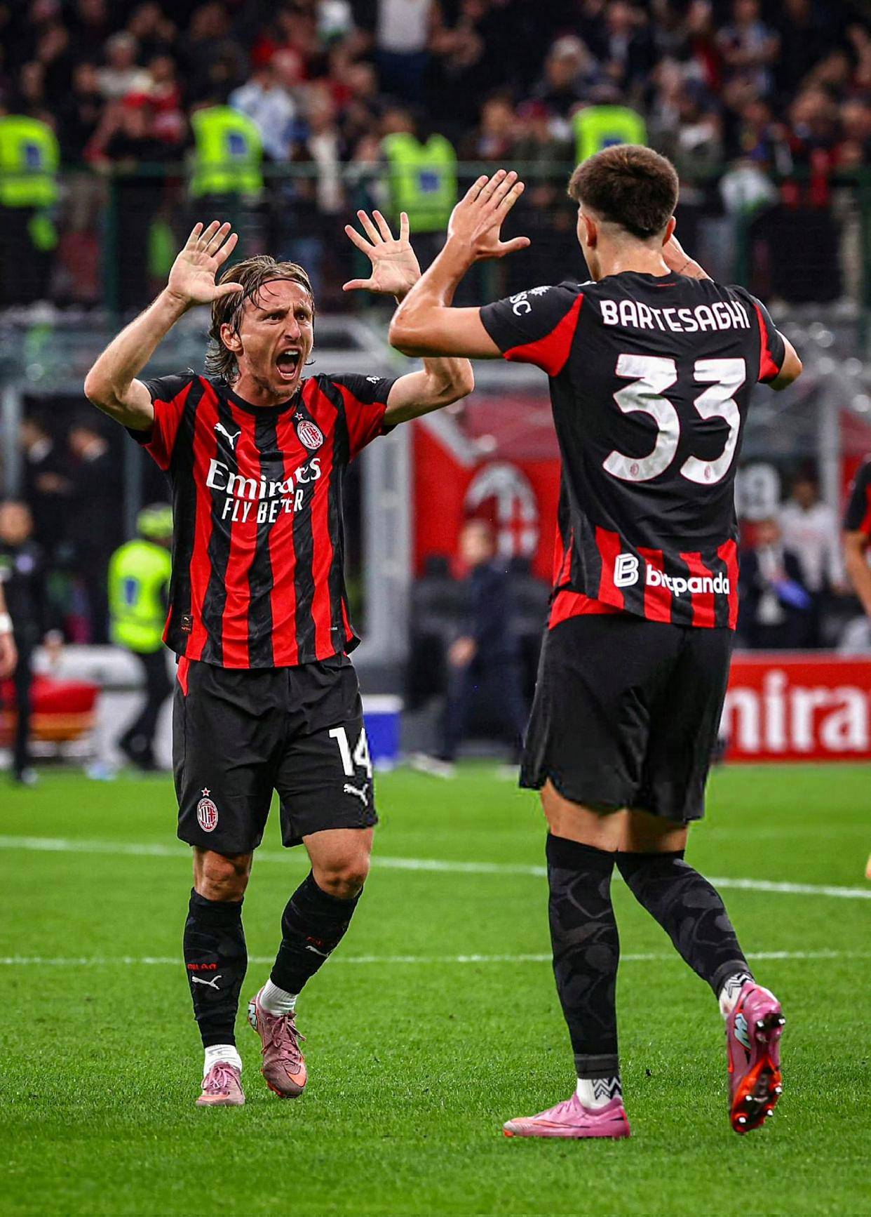 罗马诺:勒沃库森签下蒂尔曼拜仁拥有回购权 第2张 罗马诺:勒沃库森签下蒂尔曼拜仁拥有回购权 第2张