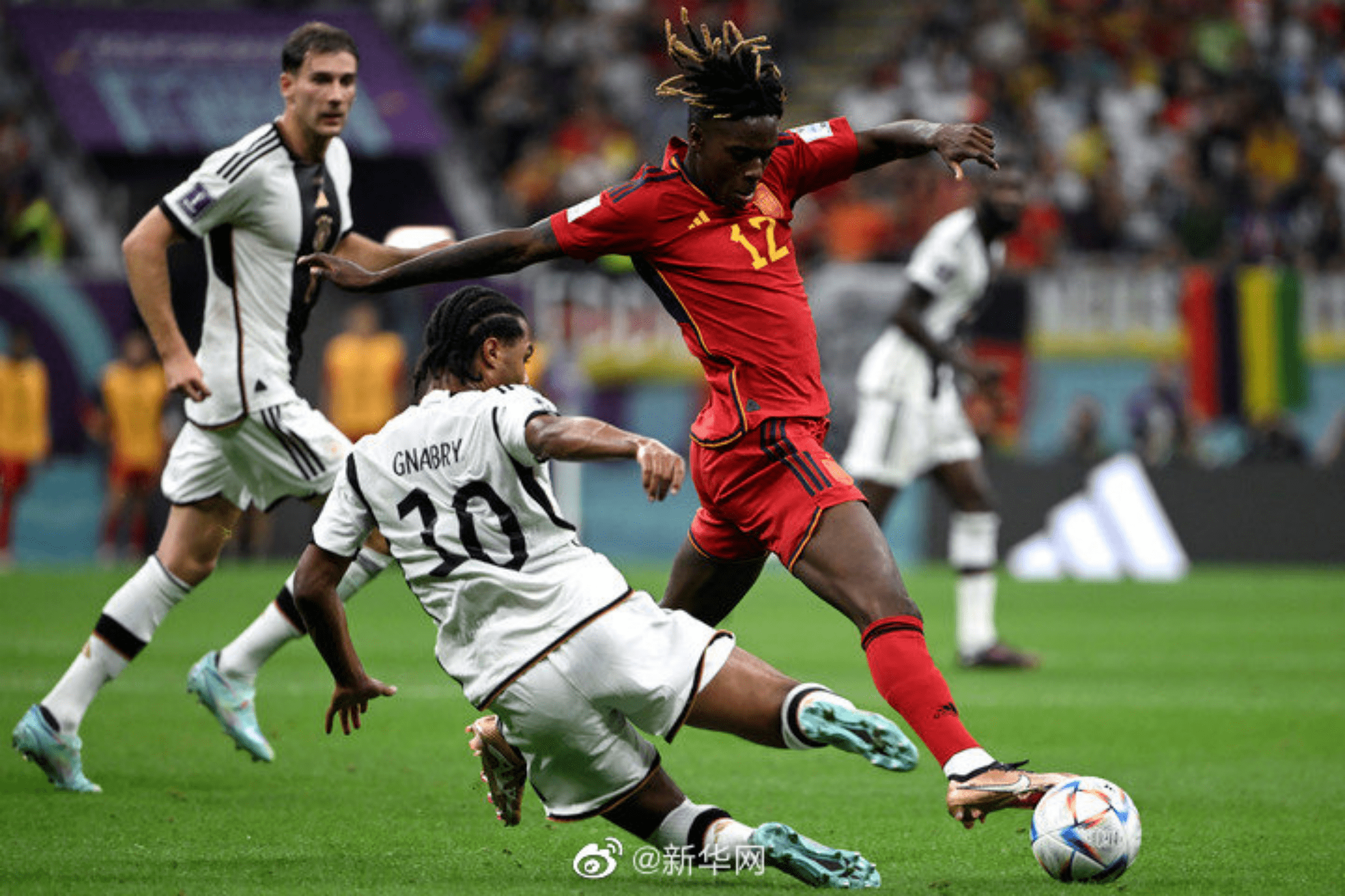 威廉姆斯兄弟透露转会压力尼科的车窗遭极端球迷砸毁的简单介绍 第2张 威廉姆斯兄弟透露转会压力尼科的车窗遭极端球迷砸毁的简单介绍 第2张