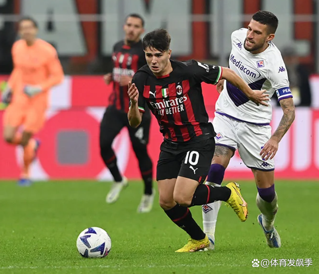 包含AC米兰依旧有意雷特吉沙特球队参与竞争的词条