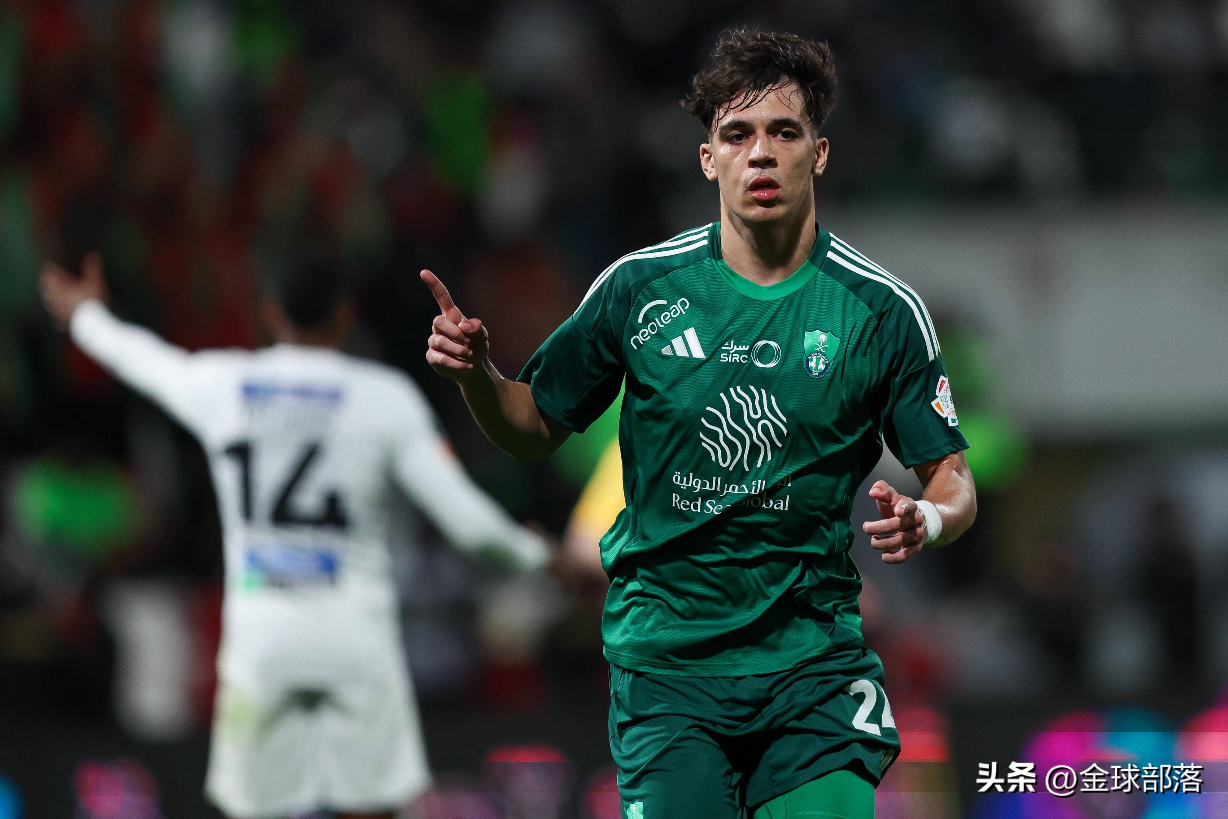 曝曼城后卫巴租借加盟尼斯已达成口头协议的简单介绍 第1张 曝曼城后卫巴租借加盟尼斯已达成口头协议的简单介绍 第1张