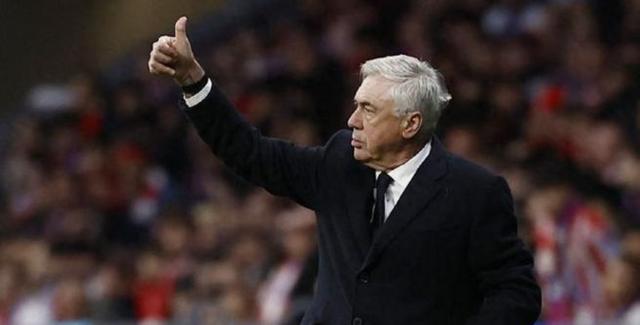 包含巴西球迷祝贺安切洛蒂生日在主场看台贴上祝福的词条 第1张 包含巴西球迷祝贺安切洛蒂生日在主场看台贴上祝福的词条 第1张