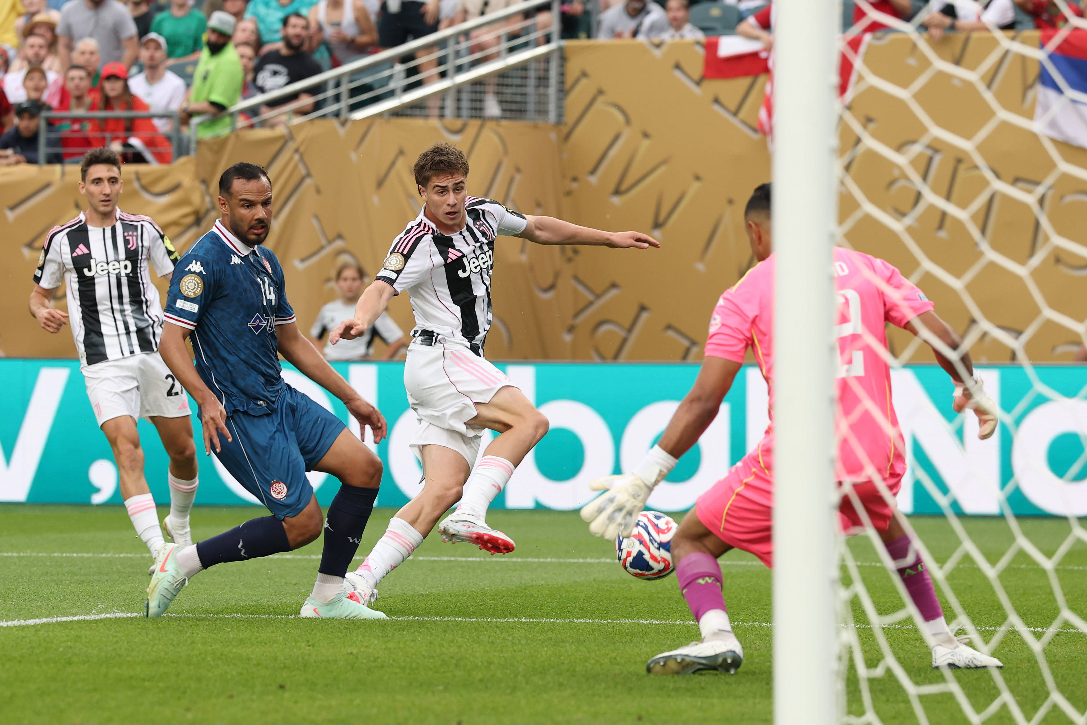 关于世俱杯第一轮最佳阵容穆阿尼、奥塔门迪、内托等球员入选的信息