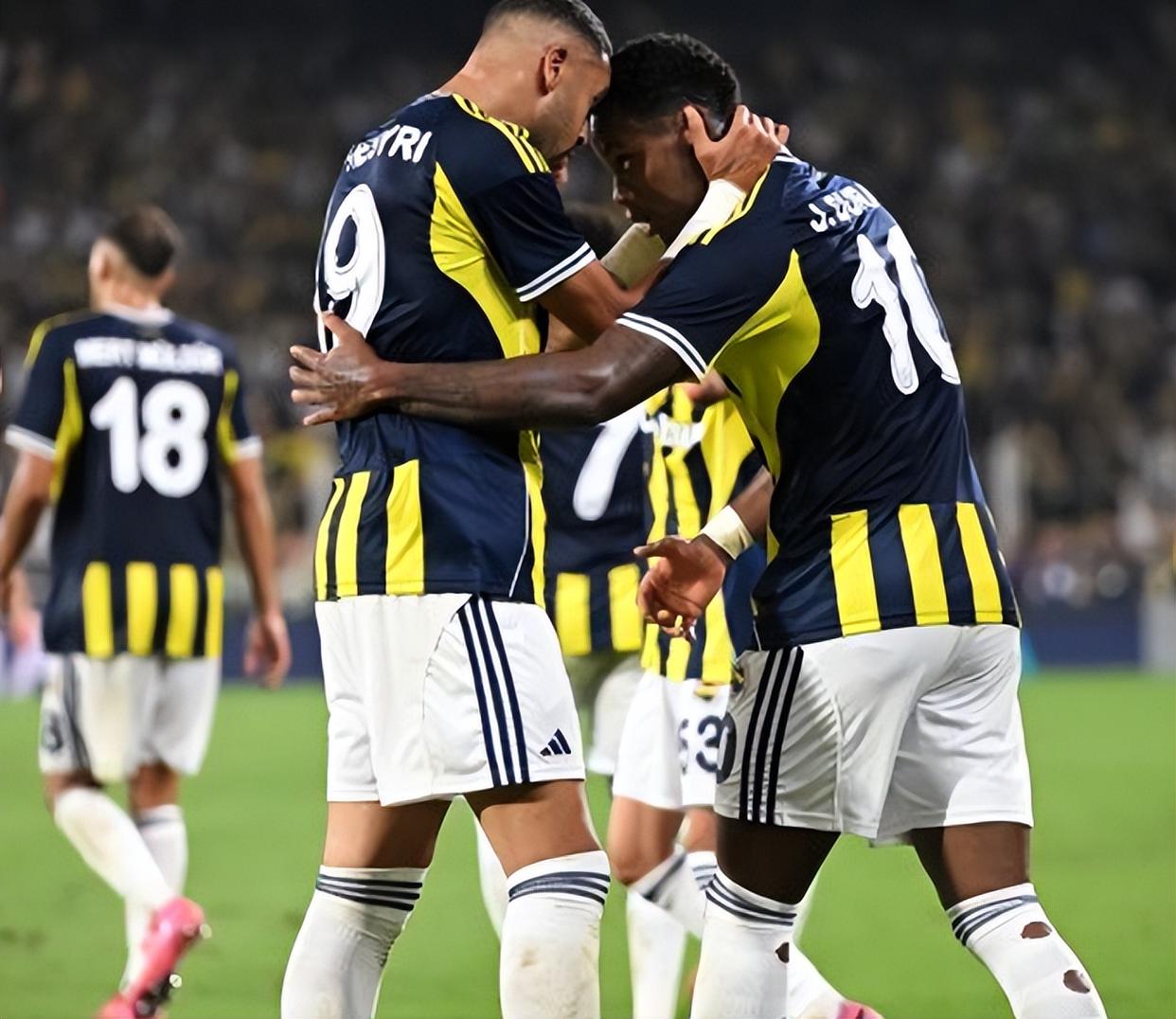 费内巴切与贝西克塔斯有意阿拉巴球员是球队替补的简单介绍 第2张 费内巴切与贝西克塔斯有意阿拉巴球员是球队替补的简单介绍 第2张