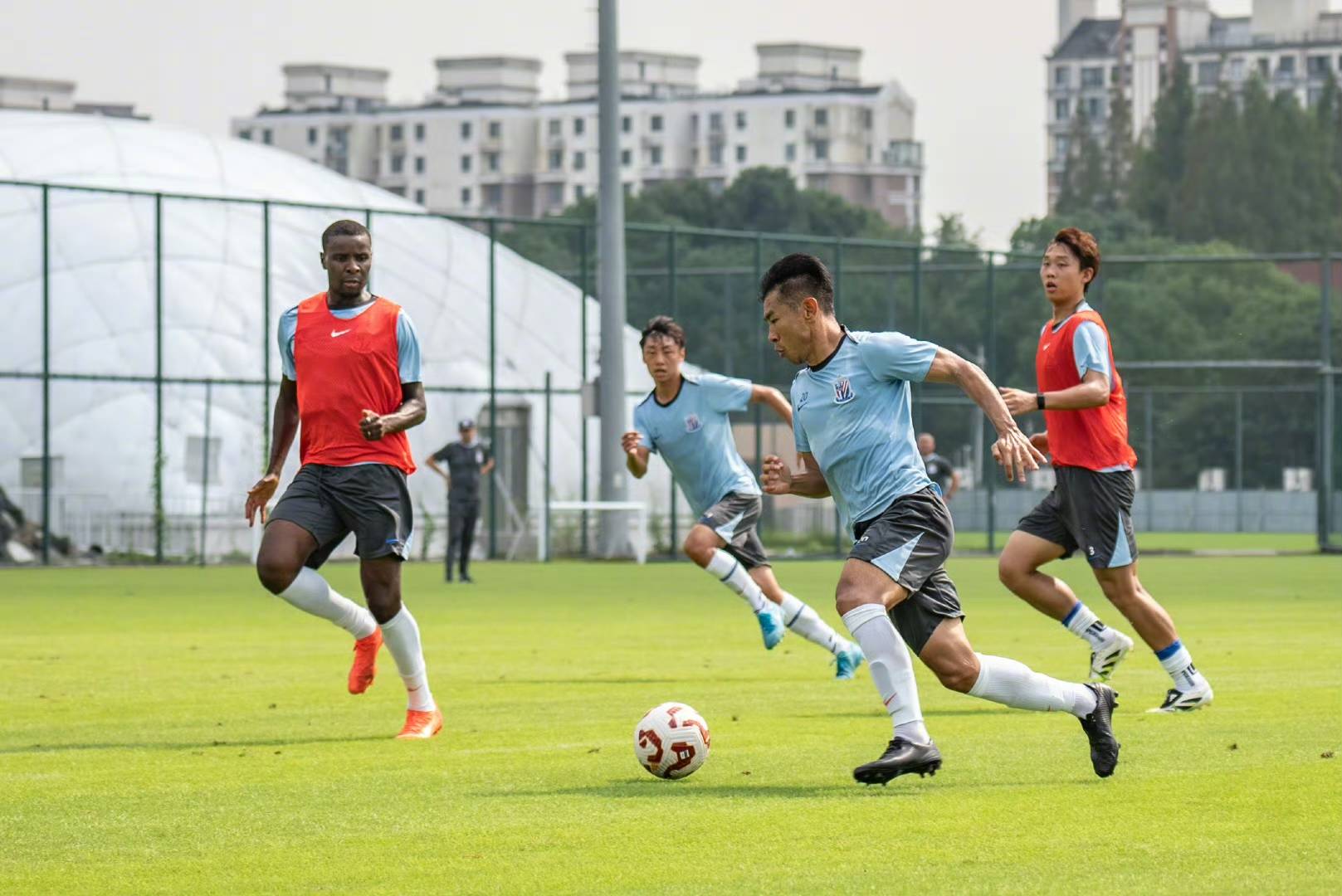 申花本赛季首次5外援出征客场云南玉昆近来状态提升并不好对付的简单介绍  第1张