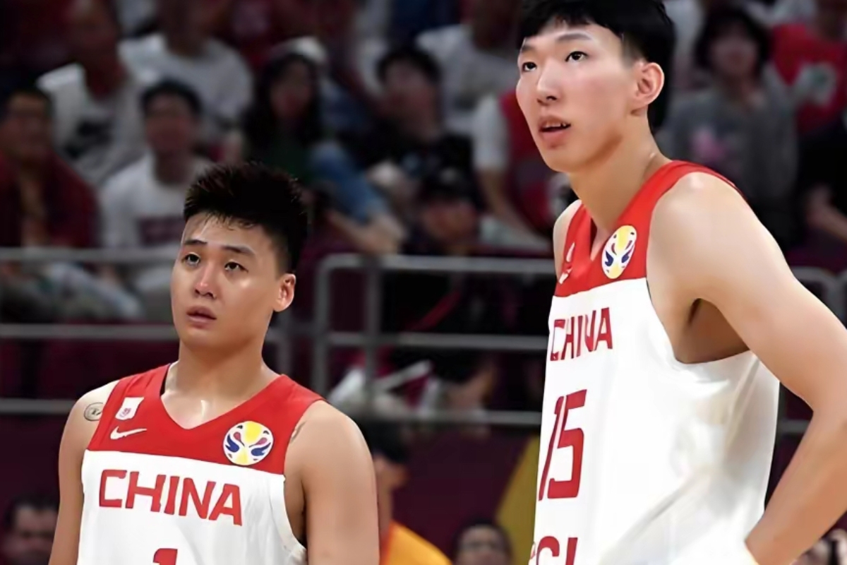 包含中国男篮启程前往西班牙赵睿领衔王浩然离队的词条  第1张