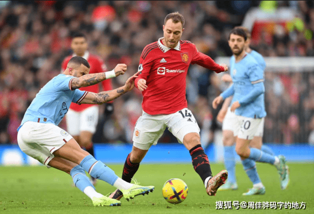 包含曼联球迷因袭击格拉利什被处罚三年禁入球场并吊销季票的词条  第2张