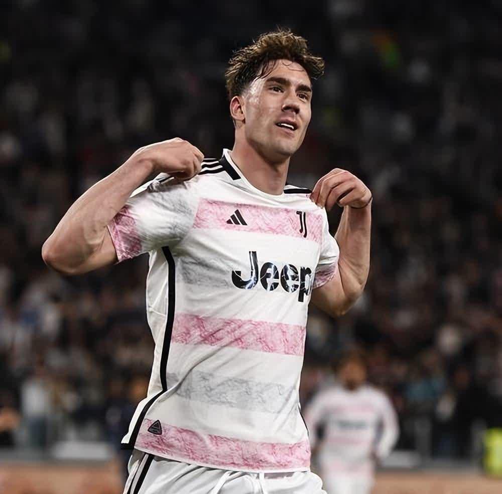 关于麦肯尼与尤文图斯续约陷入停滞球员可能离开斑马军团的信息 第1张 关于麦肯尼与尤文图斯续约陷入停滞球员可能离开斑马军团的信息 第1张