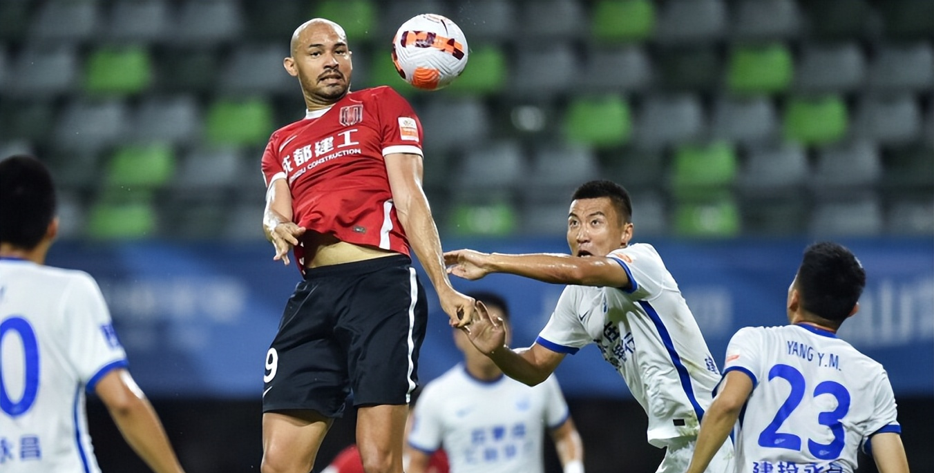 包含亚泰9月3日集结备战成都蓉城结束2天的假期的词条