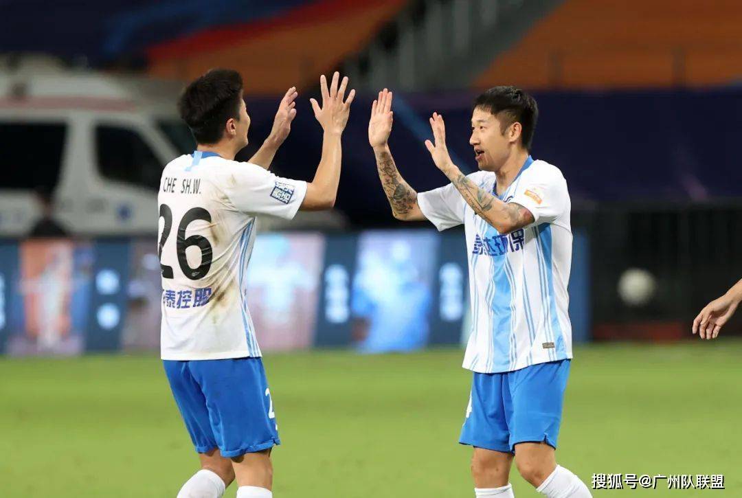 前泰达球员荣昊公开致歉因涂黑泰达队徽的简单介绍 第1张 前泰达球员荣昊公开致歉因涂黑泰达队徽的简单介绍 第1张