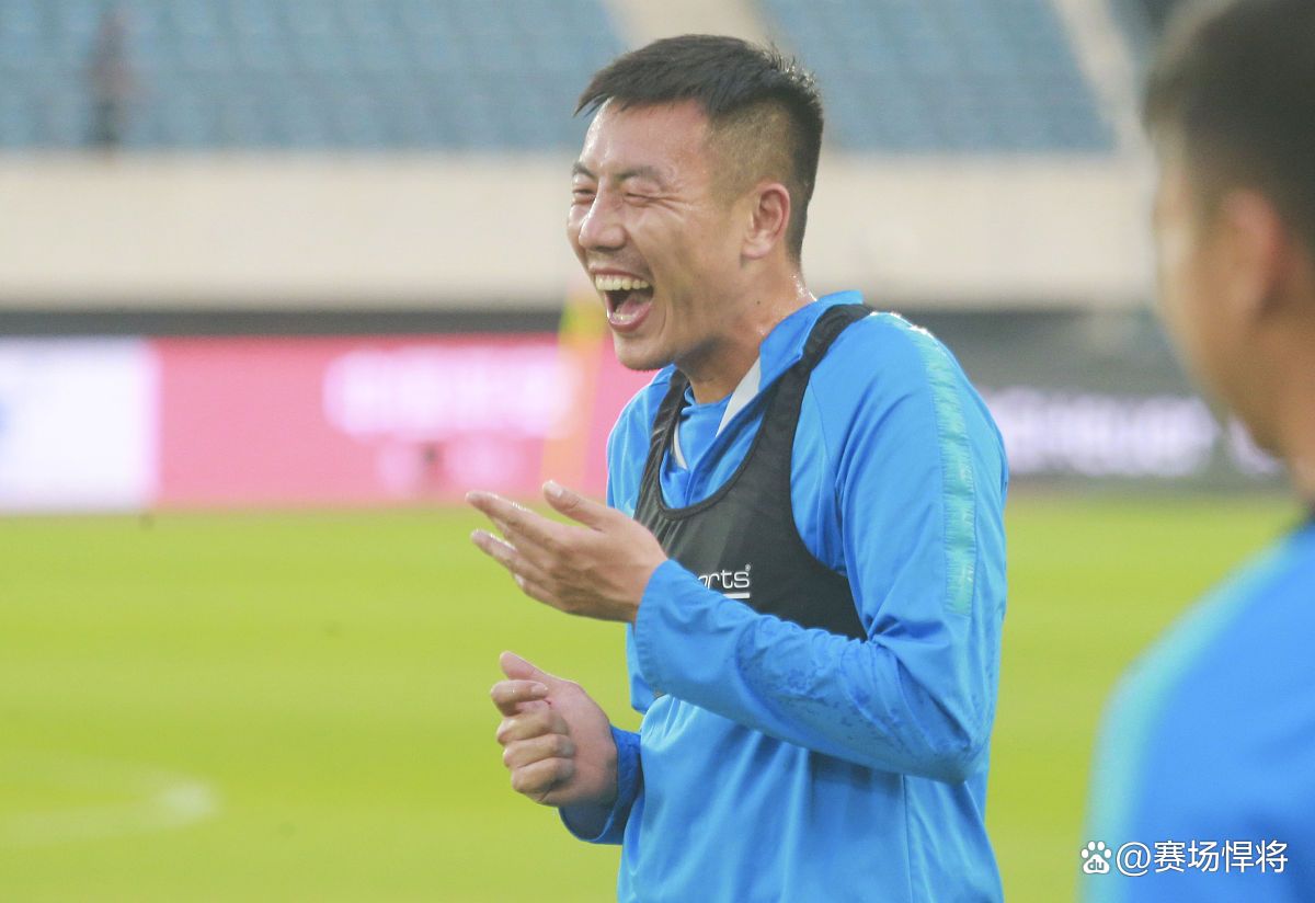 关于国安官方晒韩佳奇训练照4月份遭遇重伤的信息