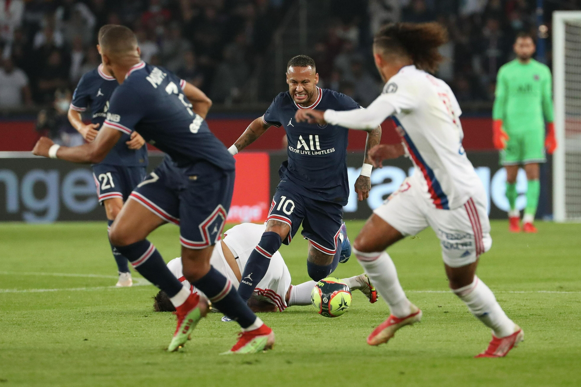 关于日职名古屋鲸八vs清水鼓动赛事预测名古屋鲸八往绩交锋碾压对手的信息  第1张